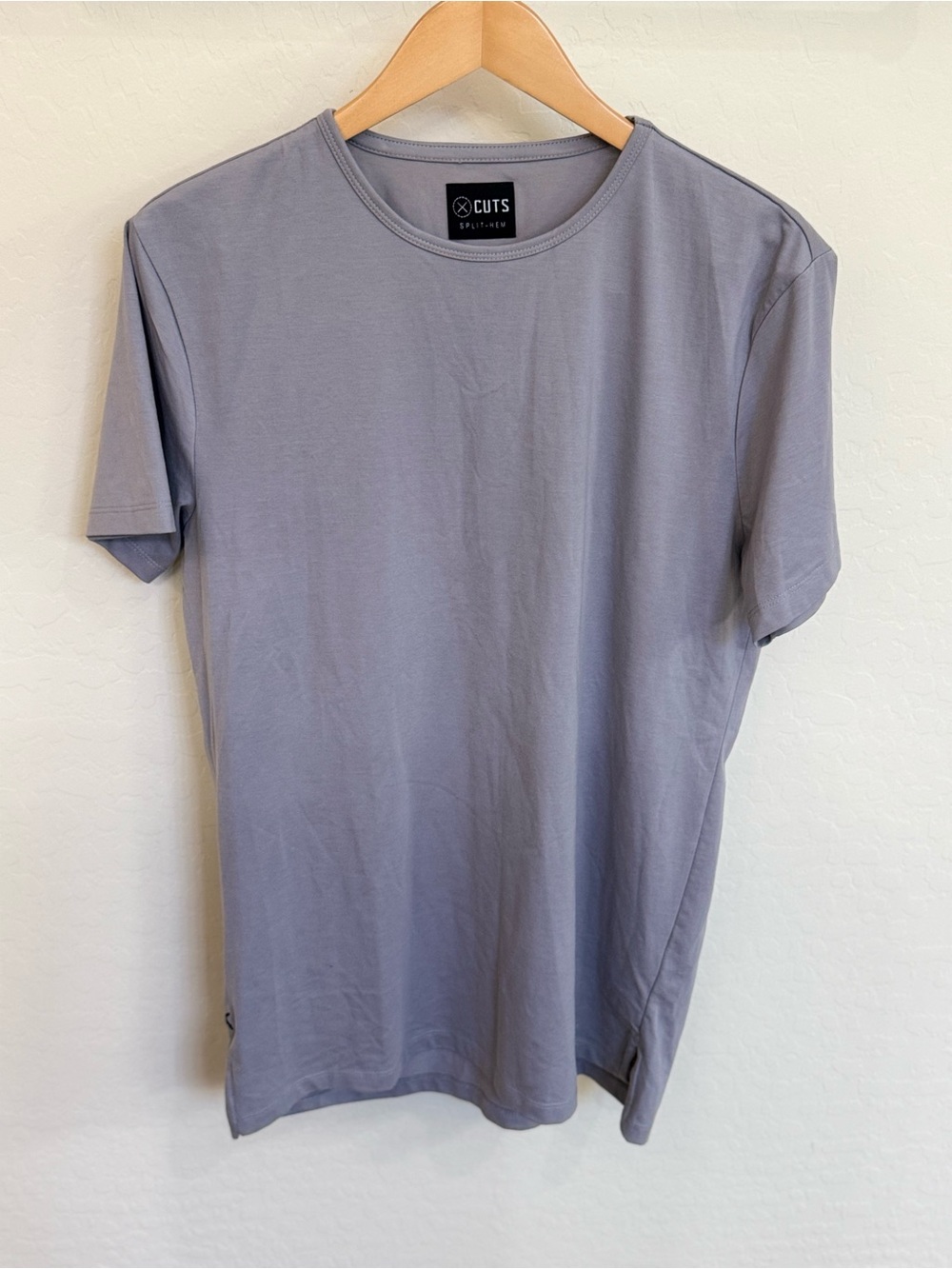 NWOT Cuts Clothing PYCA Pro AO Split-Hem Tee Shirt Grey Lavender Large Men's